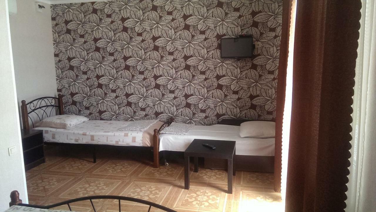 Tikhaya Gavan Guest House Gagra Buitenkant foto