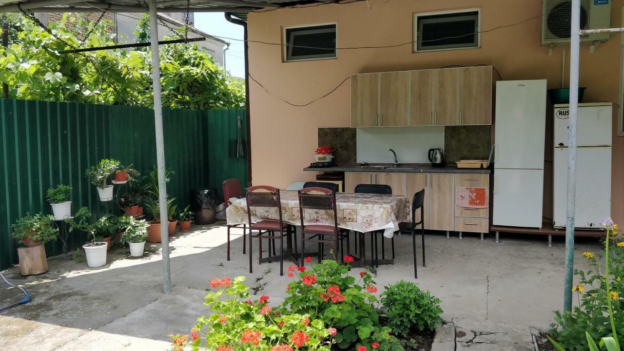 Tikhaya Gavan Guest House Gagra Buitenkant foto