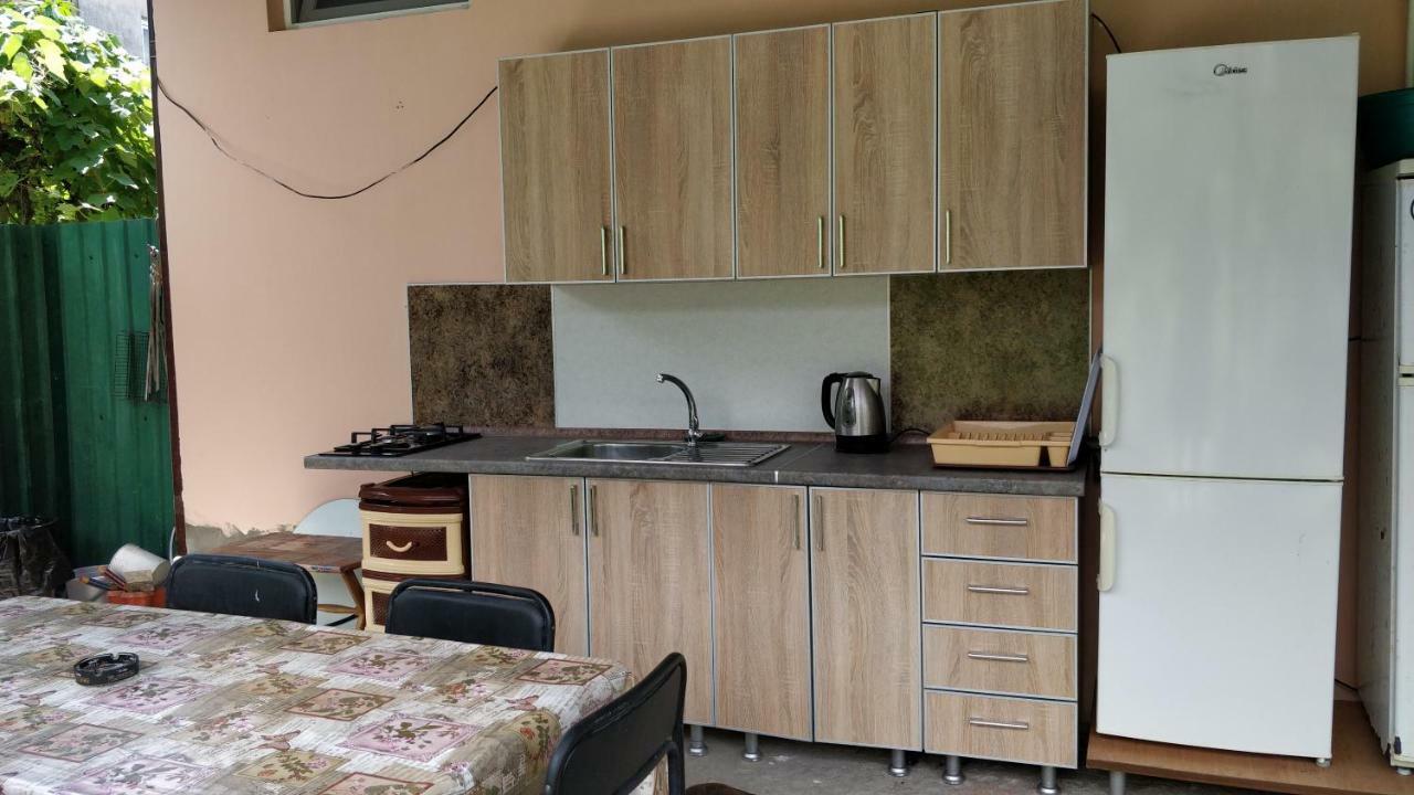 Tikhaya Gavan Guest House Gagra Buitenkant foto